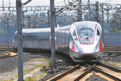 “复兴号”9月提至时速350公里 京沪高铁全程只用4.5小时