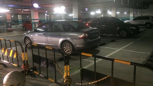 上海一小区地库有49个车位闲置 业主依旧停车难