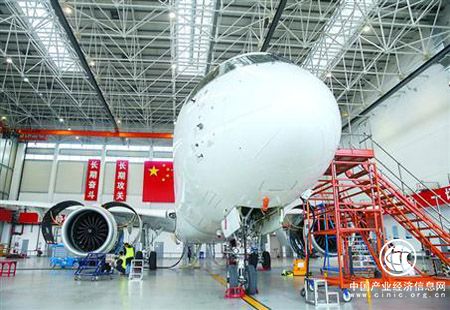中国商飞大型客机标准化示范项目通过验收