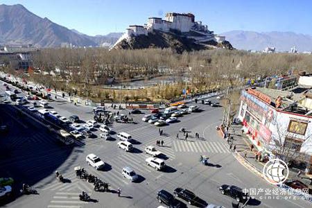 西藏拉萨年接待游客破1600万人次 创历史新高