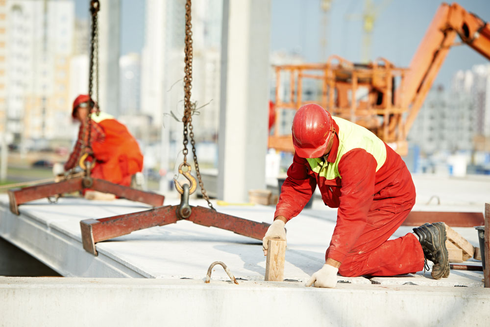 最高法发布建设工程新司法解释 加强保护建筑工人权益