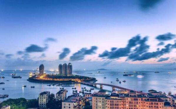 在深化改革开放中书写海南自贸区建设新篇章