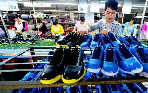 “中国鞋都·莆田”鞋业供应链集采节开幕 现场15个项目签约
