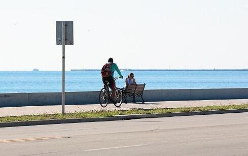 单身旅游市场兴起：一个人旅行 多花60%的钱也愿意