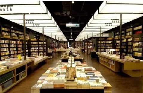 从阅读空间到文化空间 实体书店焕新颜