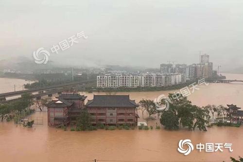 中国全面进入汛期 148条河流发生超警戒水位以上洪水