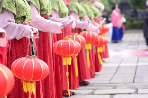 传统服饰：不仅仅是回溯历史