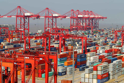 上海港集装箱吞吐量连续12年位居世界第一