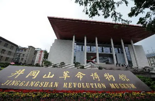 暑期红色研学游受青睐，北京热度居首