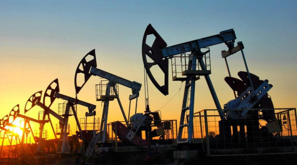 三大指数高开沪指涨0.37% 石油矿业开采等领涨