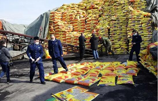 种植大豆信心足  种粮大户当“群主”——吉林黑土地上备春耕见闻