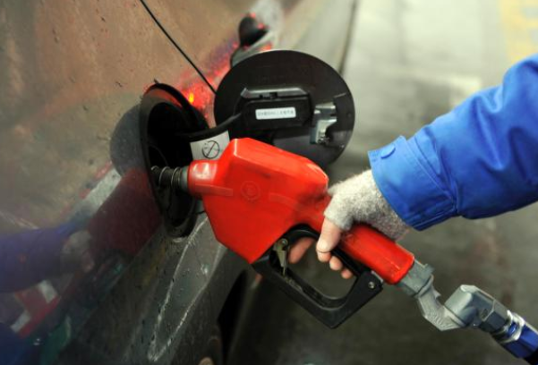 国内成品油价迎年内第七涨 加满一箱92号汽油多花8元