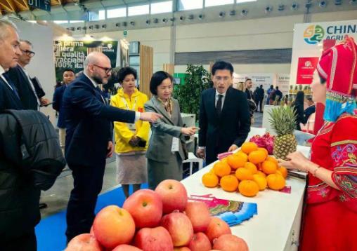 中国农业国家展团亮相意大利果蔬展