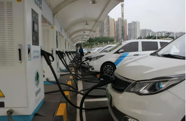 我国出台政策破解新能源汽车“找桩难”