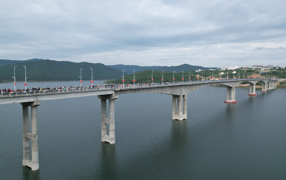 川东北地区“渡改桥”工程南流嘉陵江大桥建成通车