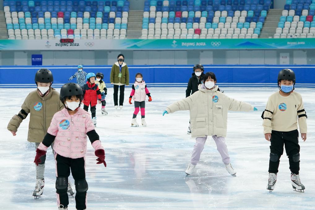 “冰天雪地也是金山银山”——中国冰雪经济“热”起来