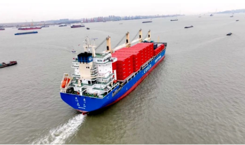 “江阴-荷兰”首条外贸集装箱直航航线开通