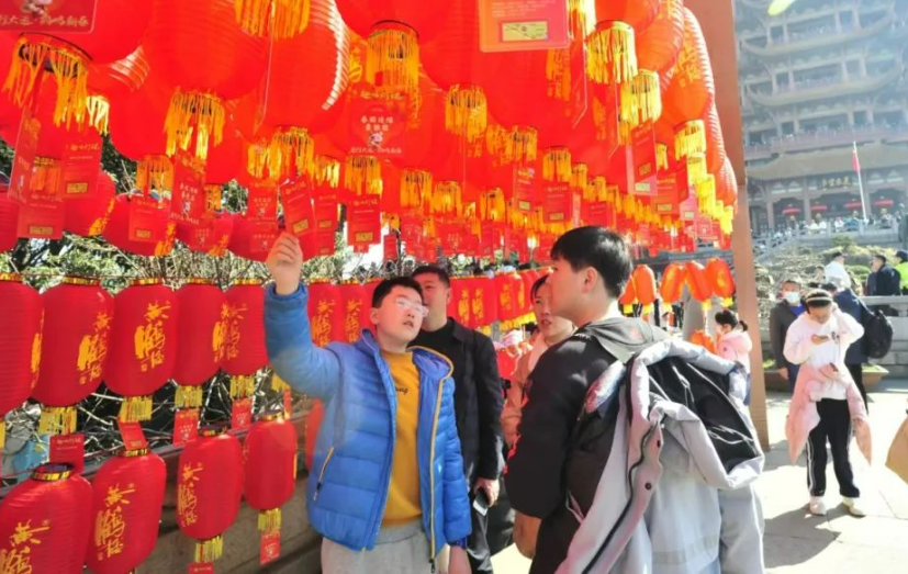 “年经济”绘出新春消费新图景 书写高质量发展锦绣华章