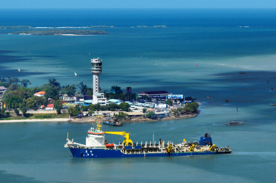 中国港湾承建的坦桑尼亚达港疏浚项目全面完工
