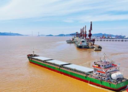 “创新5”轮开启中国最长江海直达航线