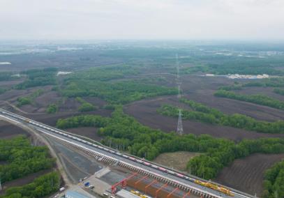 黑龙江：在建最北高寒高铁正式铺轨 加速“城际穿梭”进程