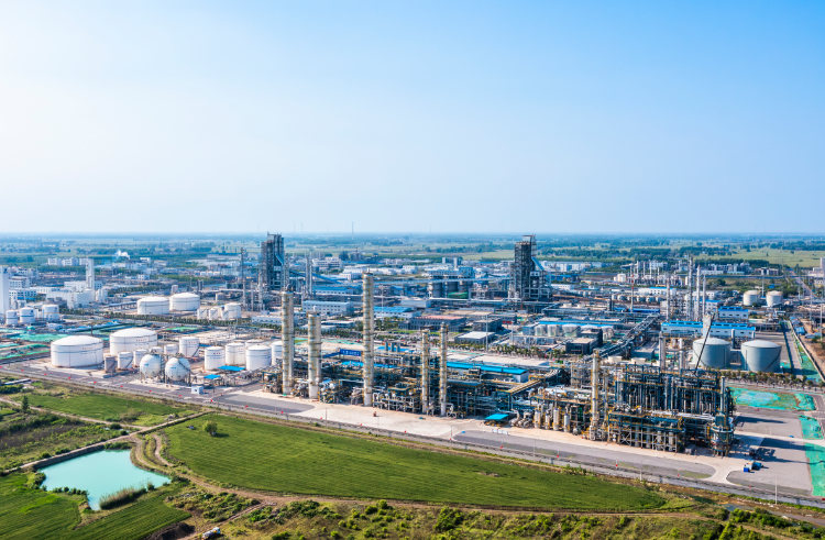 中国化学工程承建的全球最大的煤制乙醇项目全面建成投产