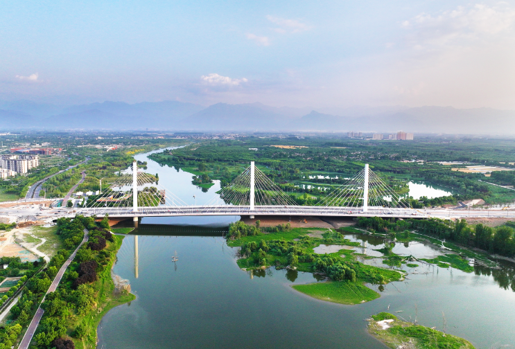 我国最宽全漂浮体系多塔斜拉桥 西安沣邑大桥建成通车