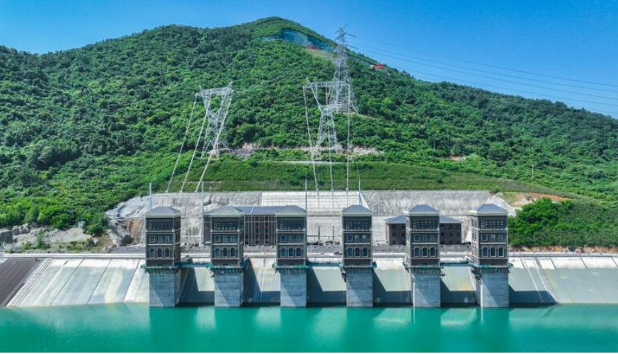 世界坝体最高抽水蓄能电站配套电网工程建成投运