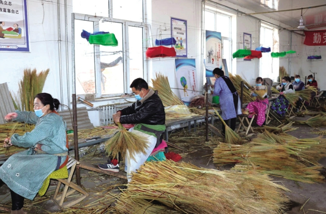 内蒙古脱贫人口务工规模达21.3万人 完成年度目标任务的108.5%