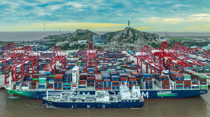 今年上半年上海口岸出口船舶307.1亿元，同比增长超七成