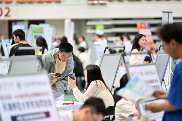 以更有力举措增强民生获得感——当前抓改革促发展观察之五