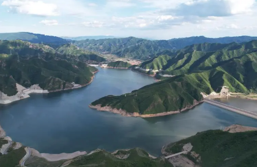 绿电“稳定器”崇山峻岭间破土而出