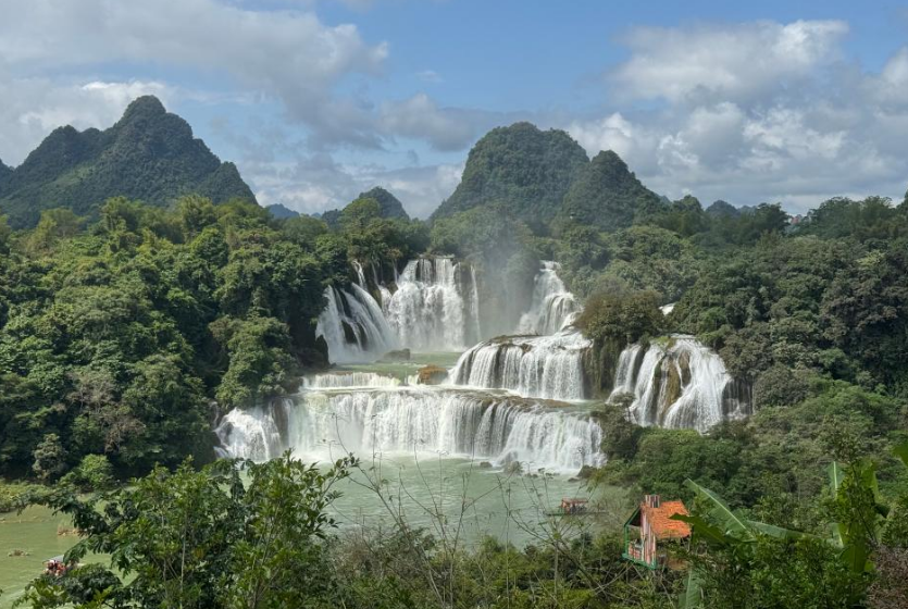 一瀑连中越！中国首个跨境旅游合作区正式运营