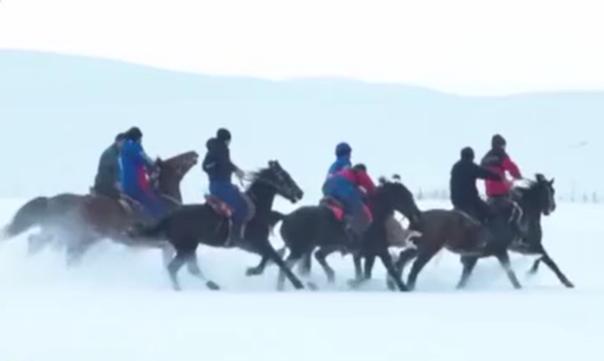 冰雪旅游进入旺季 冬季旅游市场持续火热