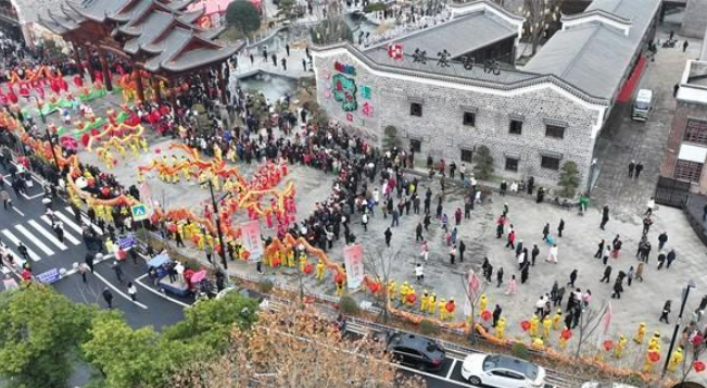 春节文旅上新忙 湖南益阳明清古巷开街