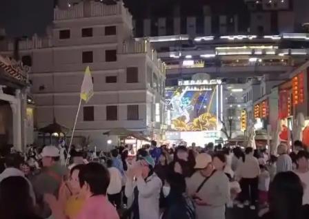 清明假期多地迎来消费热潮 文旅融合勾勒假日经济新图景