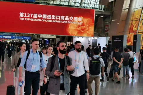 广交会多指标刷新纪录 绿色化智能化凸显
