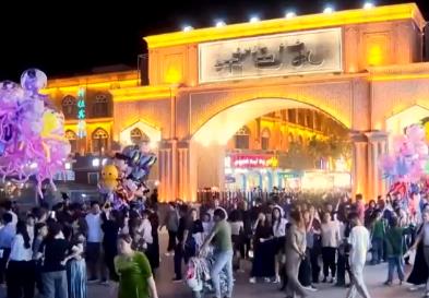 “烟火气”点亮城乡“夜经济” 释放夜间消费新活力