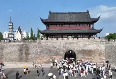 各地文旅市场“全面开花” 多重优惠多样体验助燃“夏日经济”
