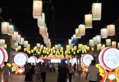 武术+非遗+夜游！多元化、沉浸式消费场景点亮古镇夜经济
