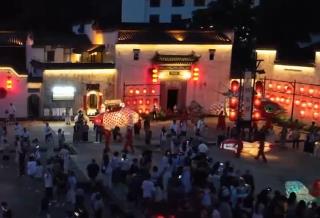 多彩“夜”态成为文旅“流量密码” “夜经济”点亮夏日消费新空间