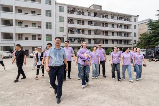 湖南泊丽集团-益起同行，爱心助学