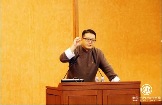 //金诚集团董事长韦杰//