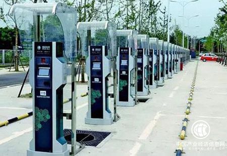 我国已建成电动汽车公共充电桩近20万个