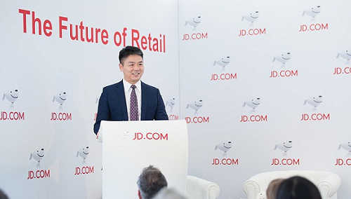 富途证券：达沃斯上的朋友圈，刘强东组2万亿美元饭局