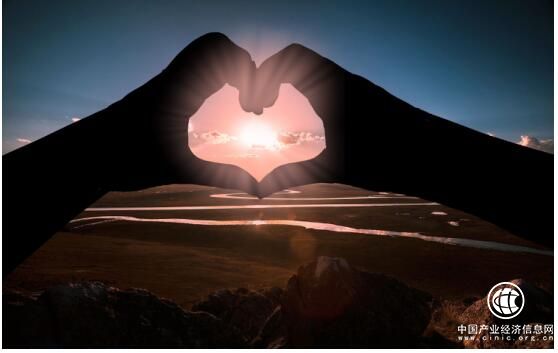 善林：只有互爱互助 才能形成幸福企业