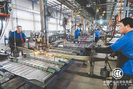 2017年四川工业投资突破9000亿元