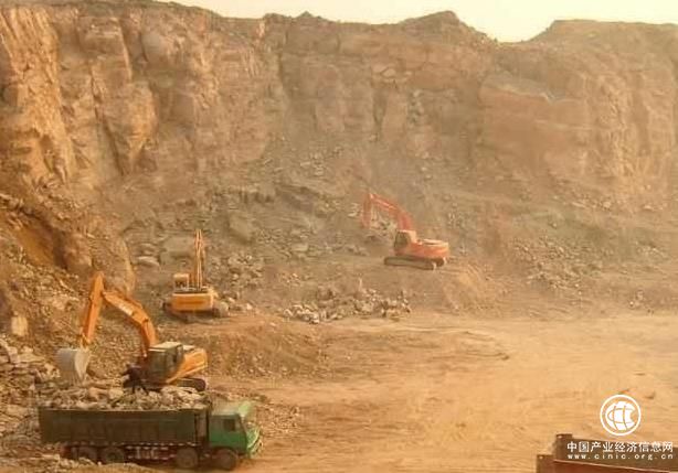 原生镍需求被低估，我国镍显性库存下降