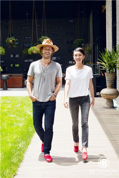 “携手为爱，与迅同行”周迅担任TOMS首位亚洲爱心大使并推出TOMS爱心联名款