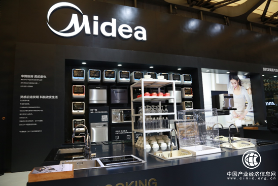 美的洗碗机家族AWE首次亮相 外资品牌遭遇中国“全能王”